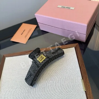 미우미우 헤어클립 183843