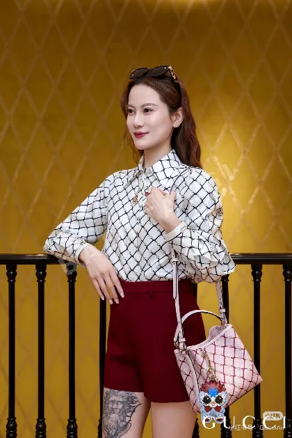 구찌 다이아몬드 패턴 실크 셔츠 91607