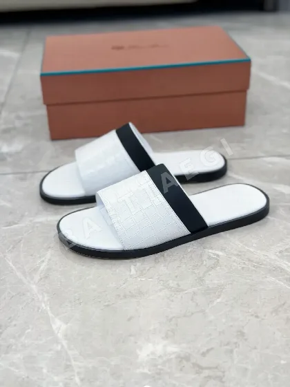 로로피아나 이탈리아산 소가죽 슬리퍼 23688