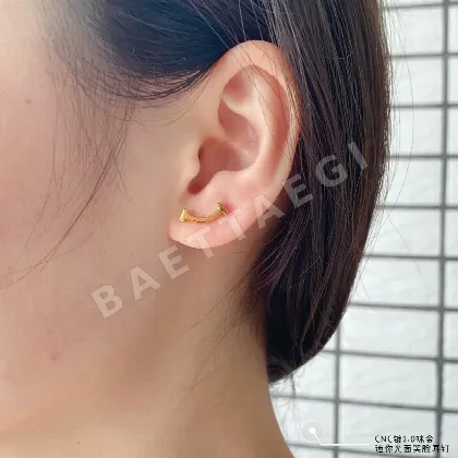 티파니 미니 골드 스마일 귀걸이 70883