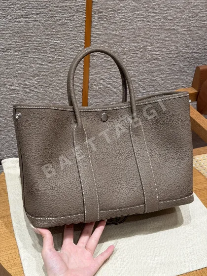 에르메스 가든파티 30 cm 가죽 지갑 192701