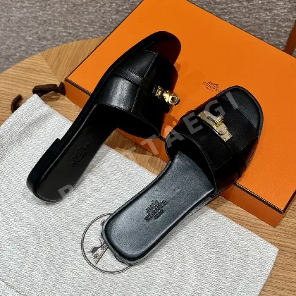 에르메스 오란 샌들 블랙 카프스킨 골드 하드웨어 165703