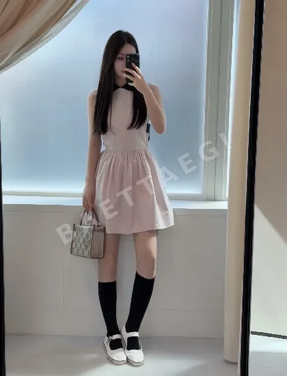 미우미우 핑크 플라워 A라인 원피스