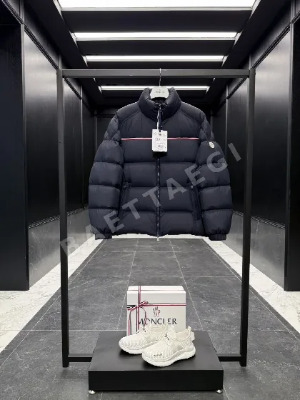 몽클레르 부바크(Moncler Bouvaque) 남성 숏 패딩 재킷