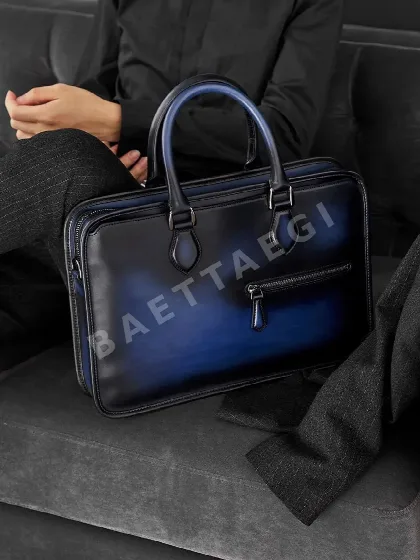  벨루티(Berluti)의 베네치아 가죽 브리프케이스 159696