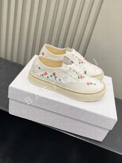 디올 캔버스 자수 스니커즈 95708