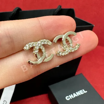 샤넬 하프 다이아몬드 더블 C 스터드 귀걸이 178620