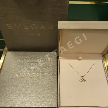 불가리 다이아몬드 오픈워크 부채꼴 목걸이 64648