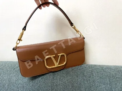 발렌티노 V로고 카프스킨 핸드백 44298