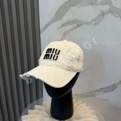 미우미우 찢어진 디자인 베이스볼 캡 185779