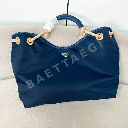프라다 나일론 토트백 1BC244