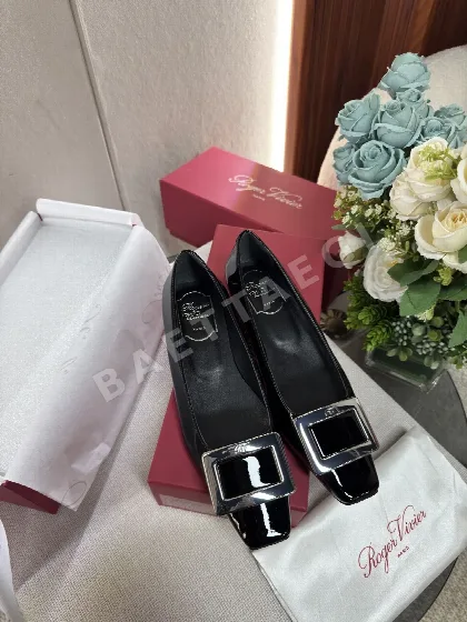 로저비비에 스퀘어 버클 소프트솔 여성 신발 89104