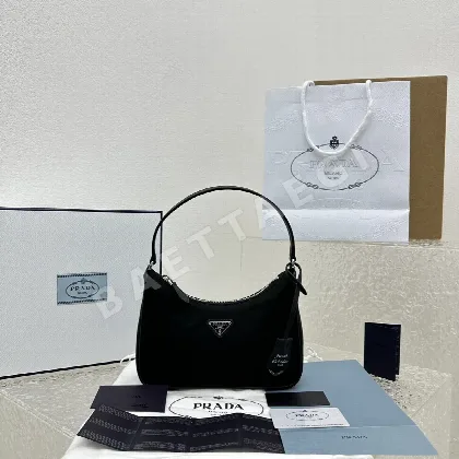 프라다 나일론 호보백 136629