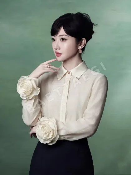 디올 린넨 코튼 플라워 장식 여성 셔츠 164634