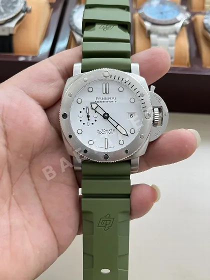 파네라이 PAM1226 자동 시계