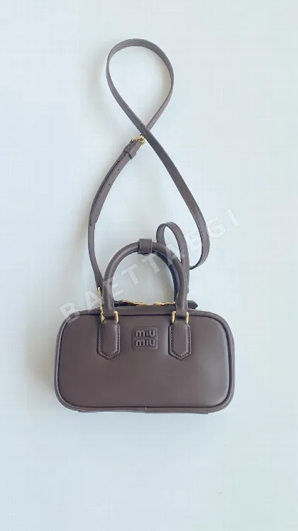 미우미우 초콜릿 가죽 가방 125361