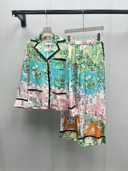 샤넬 그래피티 레터 프린트 실크 셔츠 세트 182527
