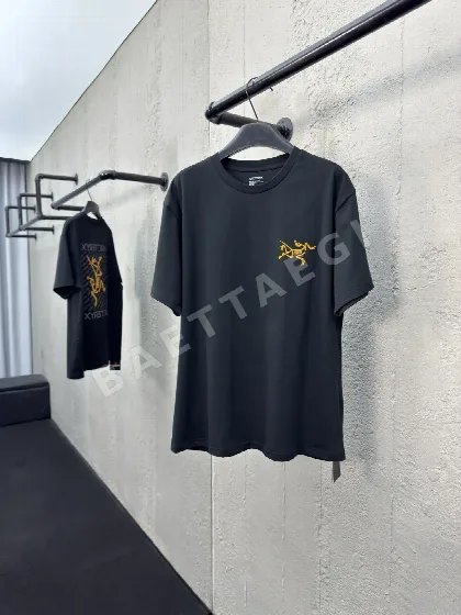 아크테릭스 남여공용 등 프린트 반팔 티셔츠 49395
