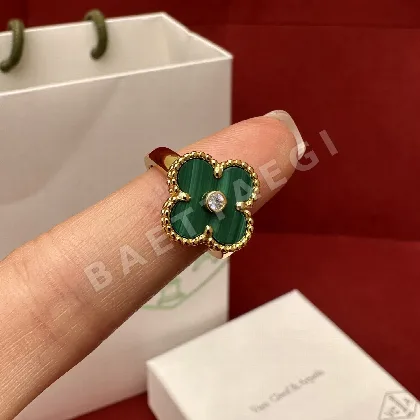 반클리프앤아펠 빈티지 알함브라 네 잎 클로버 18K 골드 도금 반지 178586