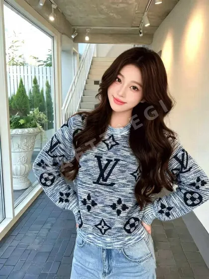 루이비통 블루 화이트 모노그램 크루넥 니트 155921