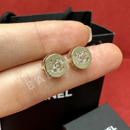 샤넬 버튼형 더블 C 큐빅 스터드 귀걸이 178495