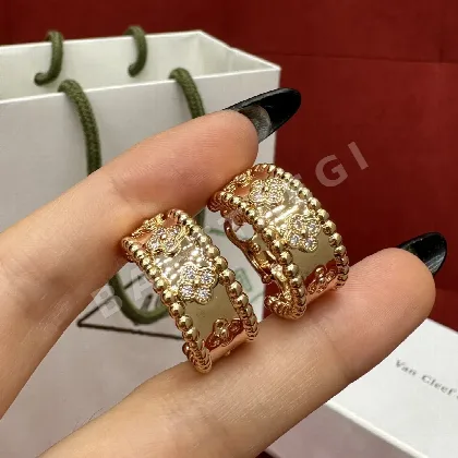 반클리프앤아펠 펄레 클로버 다이아몬드 클립온 귀걸이 178588