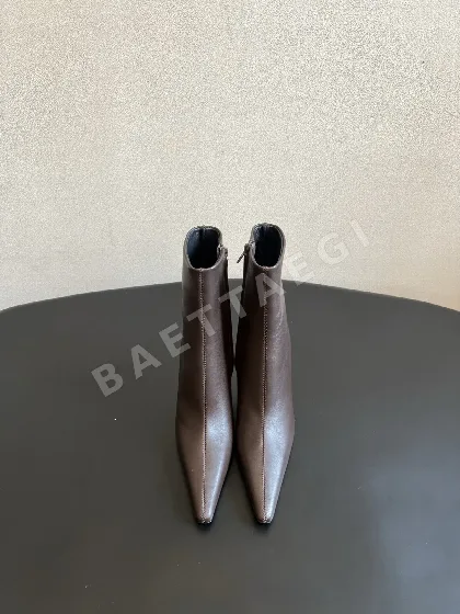 생로랑 부츠 가죽 포인티드 토 207501