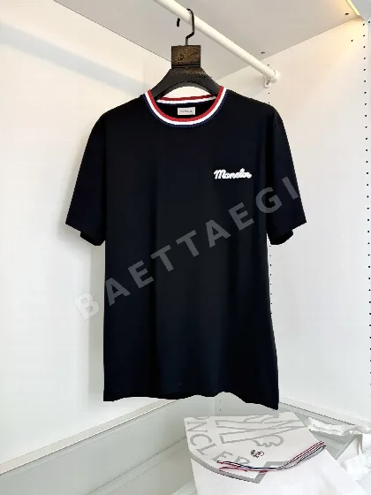 몽클레르 네임플레이트 크루넥 남성 반팔 티셔츠 48727