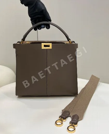 펜디 피카부 더블 F 로고 소가죽 숄더백 304 S