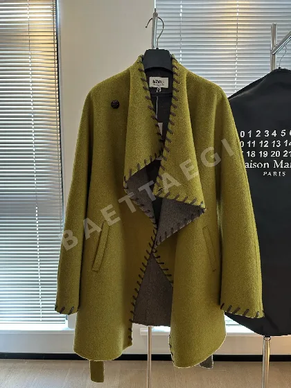 마르지엘라 대형 라펠 울 여성 자켓 202650