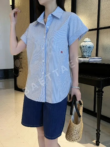 샤넬 여성 더블 C 로고 자수 카라 반팔 티셔츠 레플리카 45148