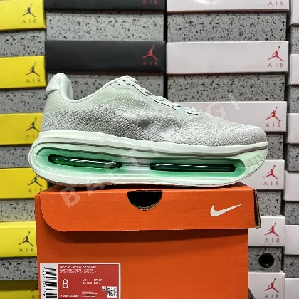 나이키 [CG] 보메로 프리미엄 HM5973-300 201990 Nike Vomero Premium Barely Green
