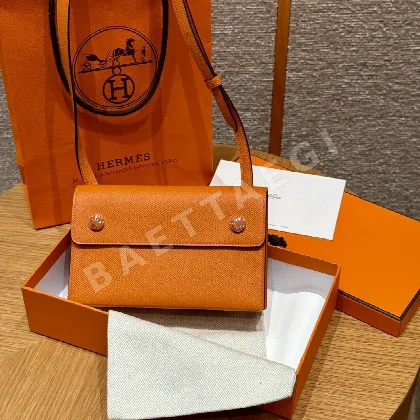 에르메스 오렌지 엡솜 가죽 스냅 지갑 23257