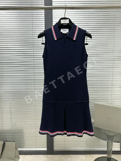 톰브라운 4바 스트라이프 코튼 니트 슬리브리스 원피스 159489
