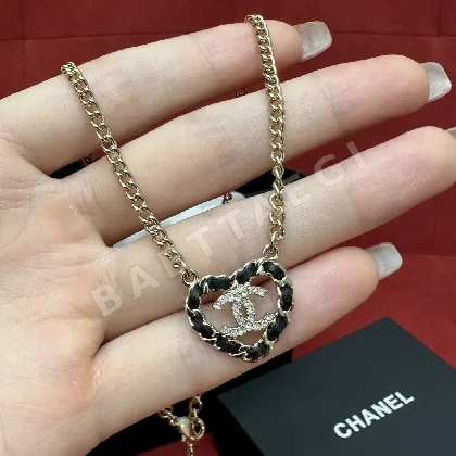 샤넬 가죽 하트 목걸이 179599