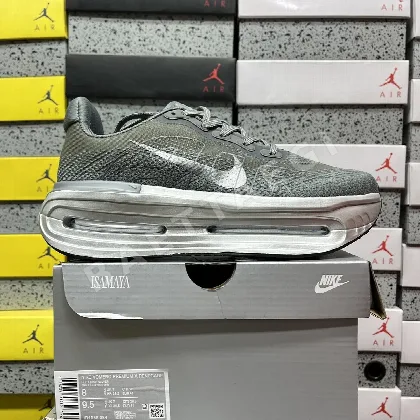 나이키 [CG] 보메로 프리미엄 IR1988-084 201988 Nike Vomero Premium Isamaya Run Forever