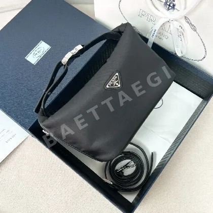 프라다 나일론 런치박스 가방 1BC302