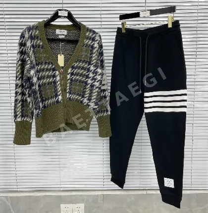톰브라운 천리장자무늬 청키 니트 가디건 143066