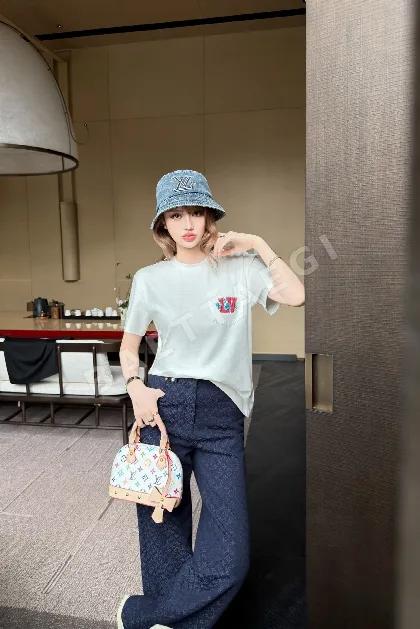 루이비통 여성 반팔 티셔츠 41456