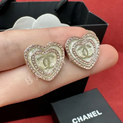 샤넬 더블 C 하트 다이아몬드 스터드 귀걸이 207819