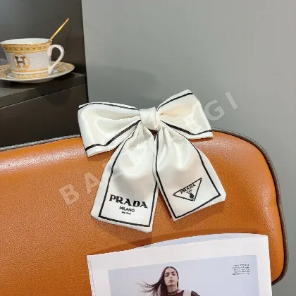 프라다 리본 헤어 클립 악세사리 184207