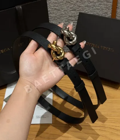 보테가베네타 로프 매듭 광택 소가죽 벨트 176945