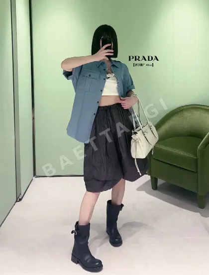 프라다 어깨 견장 더블 플랩 포켓 여성 반팔 티셔츠 53738
