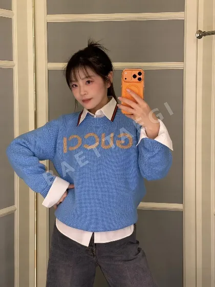 구찌 레터 자수 울 숏 니트 54053