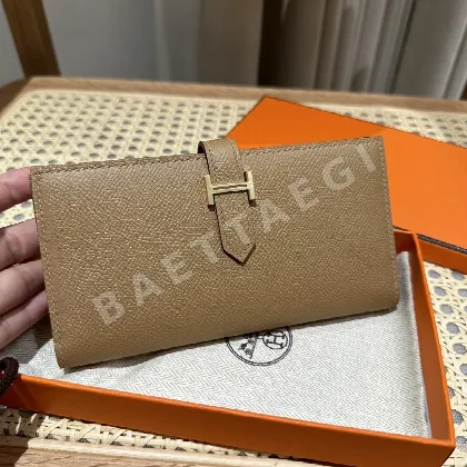 에르메스 베른 엡솜 밀크티 장지갑 골드 잠금장식 22862