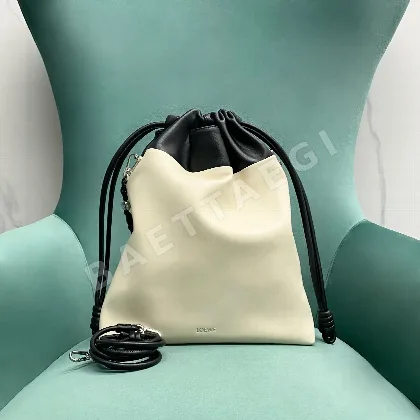  로에베 플라멩코 가죽 드로스트링 백 77237
