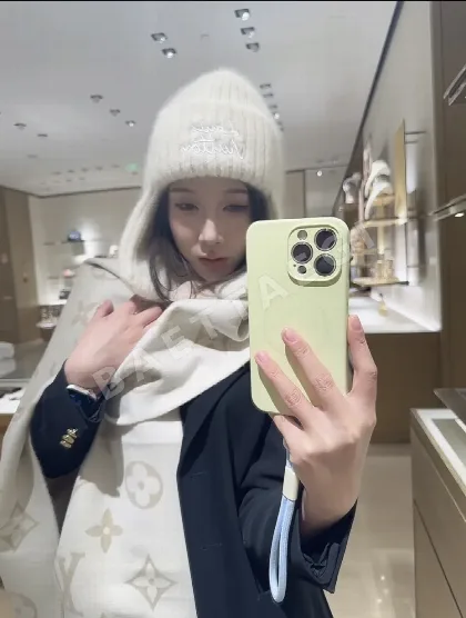 루이비통 이어플랩 캡 186210