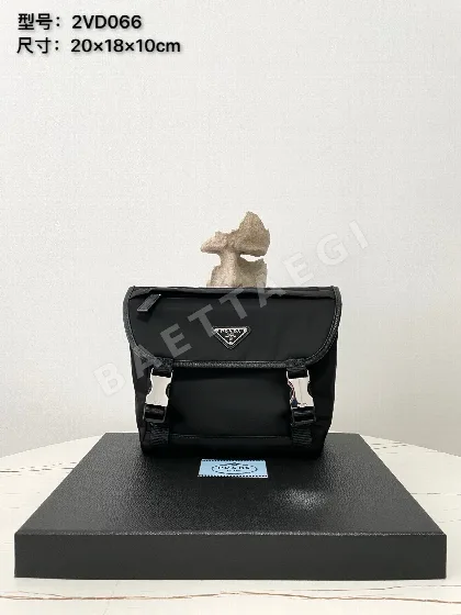 프라다 나일론 메신저백 2VD066 66073