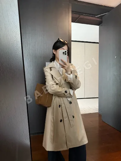 버버리 켄징턴 가죽 트렌치코트 여성 자켓 78249