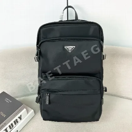 프라다 낙하산 원단 남성용 백팩 2VZ101